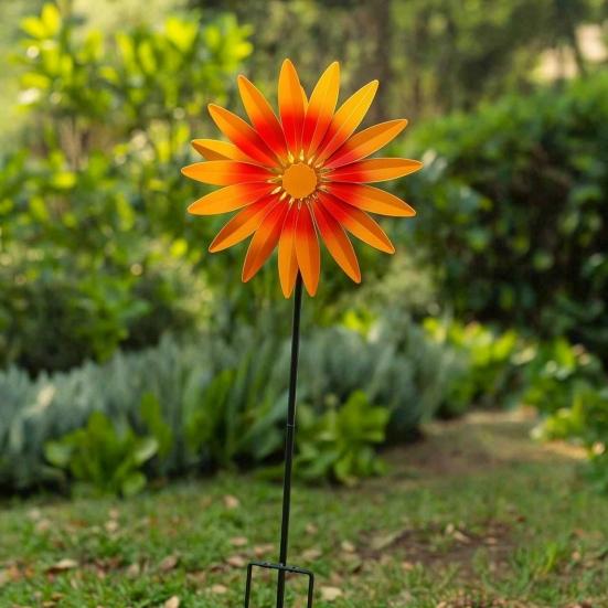 Unique Outdoor Gifts for Garden Sunflower Metal Stake, Spinning Flower Yard Ornament, Rustproof Creative Lawn Ornament Art Patio Decoration Sculpture