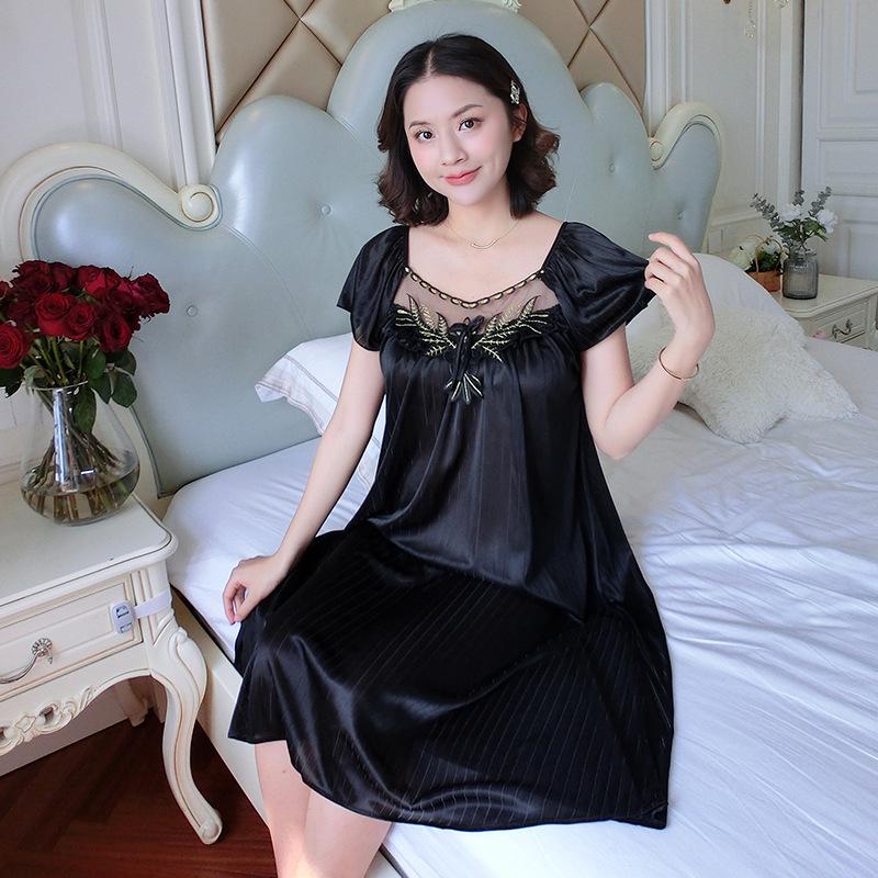 Plus Size Floral Lace Ice Silk Nightgown with Short Sleeves