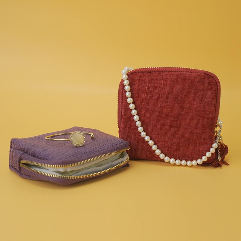 Elegant Tassel Jewelry Pouch with Zipper - Portable Organizer for Rings, Pendants, and Bracelets