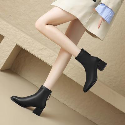 Stivali corti francesi in velluto con tacco spesso da strada fritti in pelle bovina da donna autunno inverno 2024 nuovi stivali Martin in pelle vellutata stivali sottili