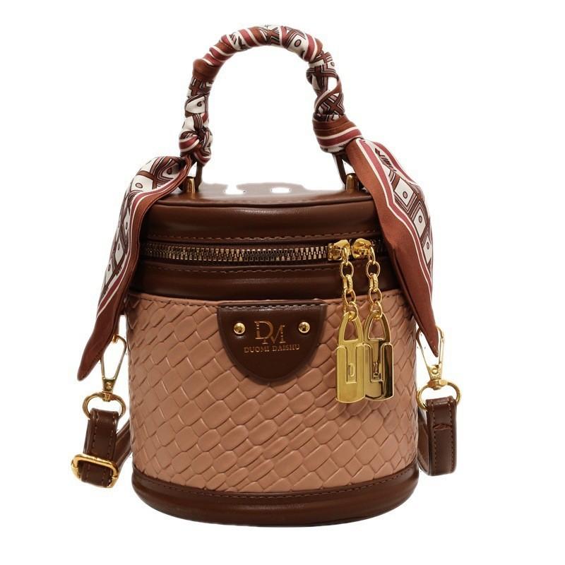 Fashionable Bucket Bag For Women 2023 New Autumn Winter High-end Weave Single Shoulder Crossbody Bag