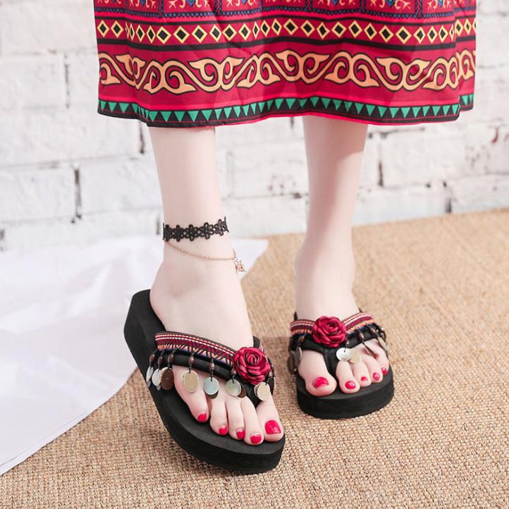 

Модные шлепанцы на платформе, уличные шлепанцы, обувь для женщин, пляжные сандалии на каблуке, дизайнерские, роскошные, нескользящие, с топовым дизайном, женские тапочки 35