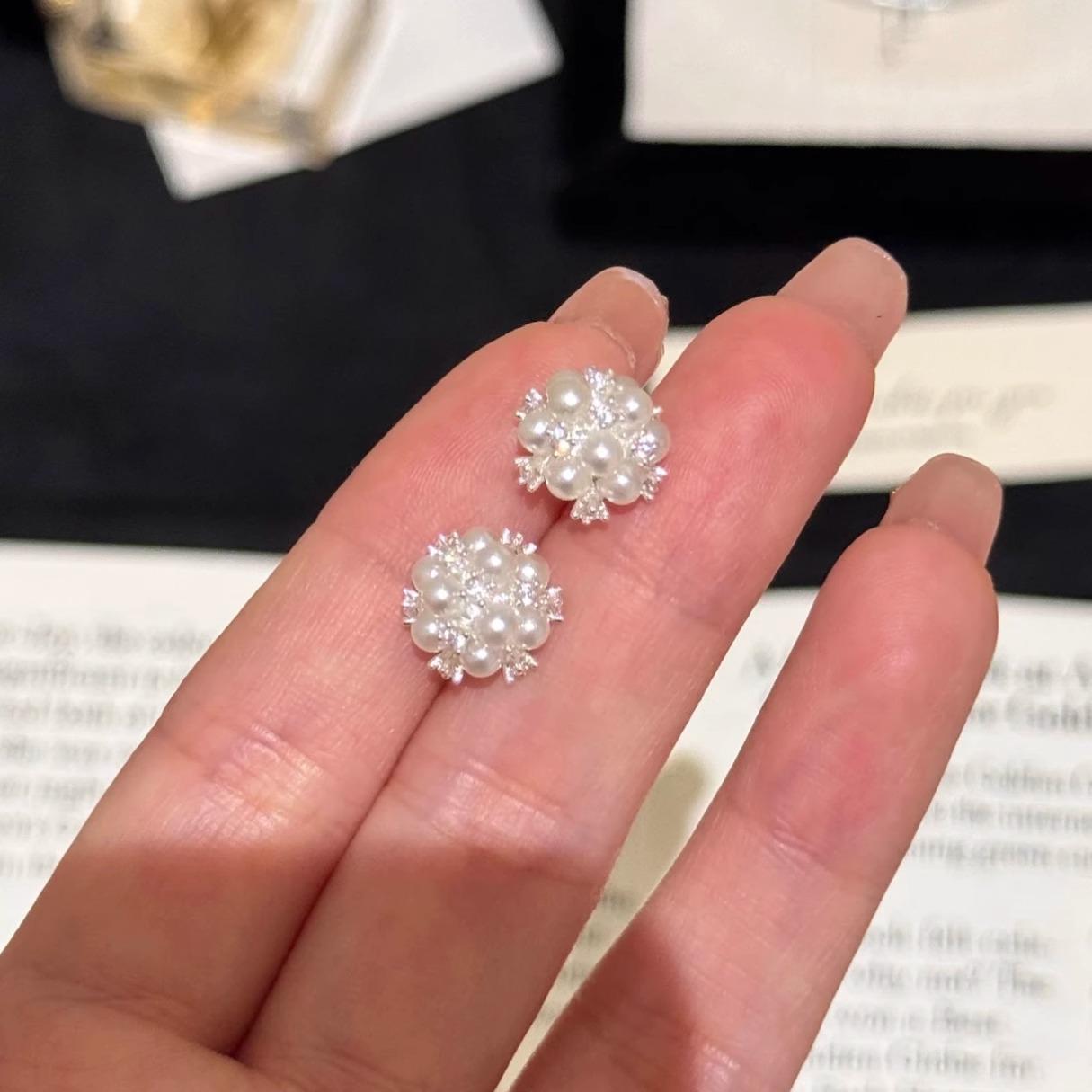 Korean Hydrangea Pearl Stud Earrings - Fresh, Sweet, Versatile Fashion Jewelry