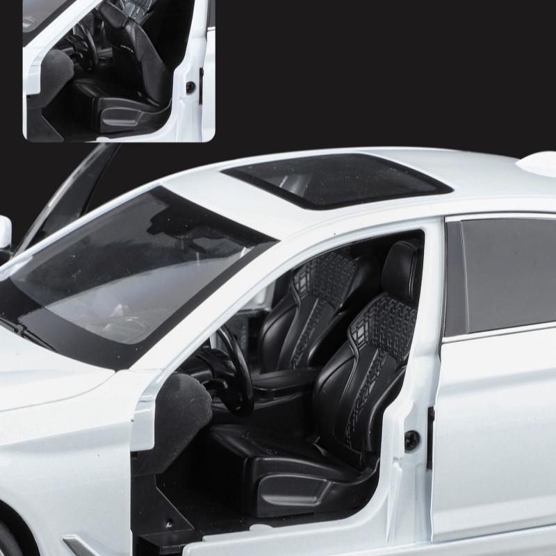 1/18 BMW 530 Li Alloy Miniature Car Model Diecast Metal Static Scale Model Car Collection Children Birthday Toy Car Vehicles
