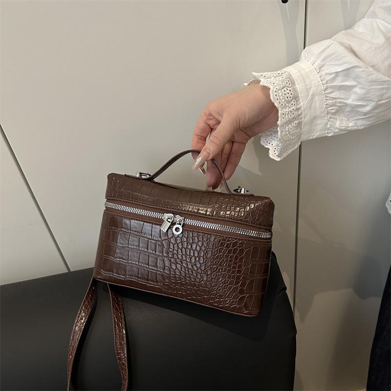 Box bag women's fashion casual summer solid color new versatile fashion temperament high texture foreign style messenger bag