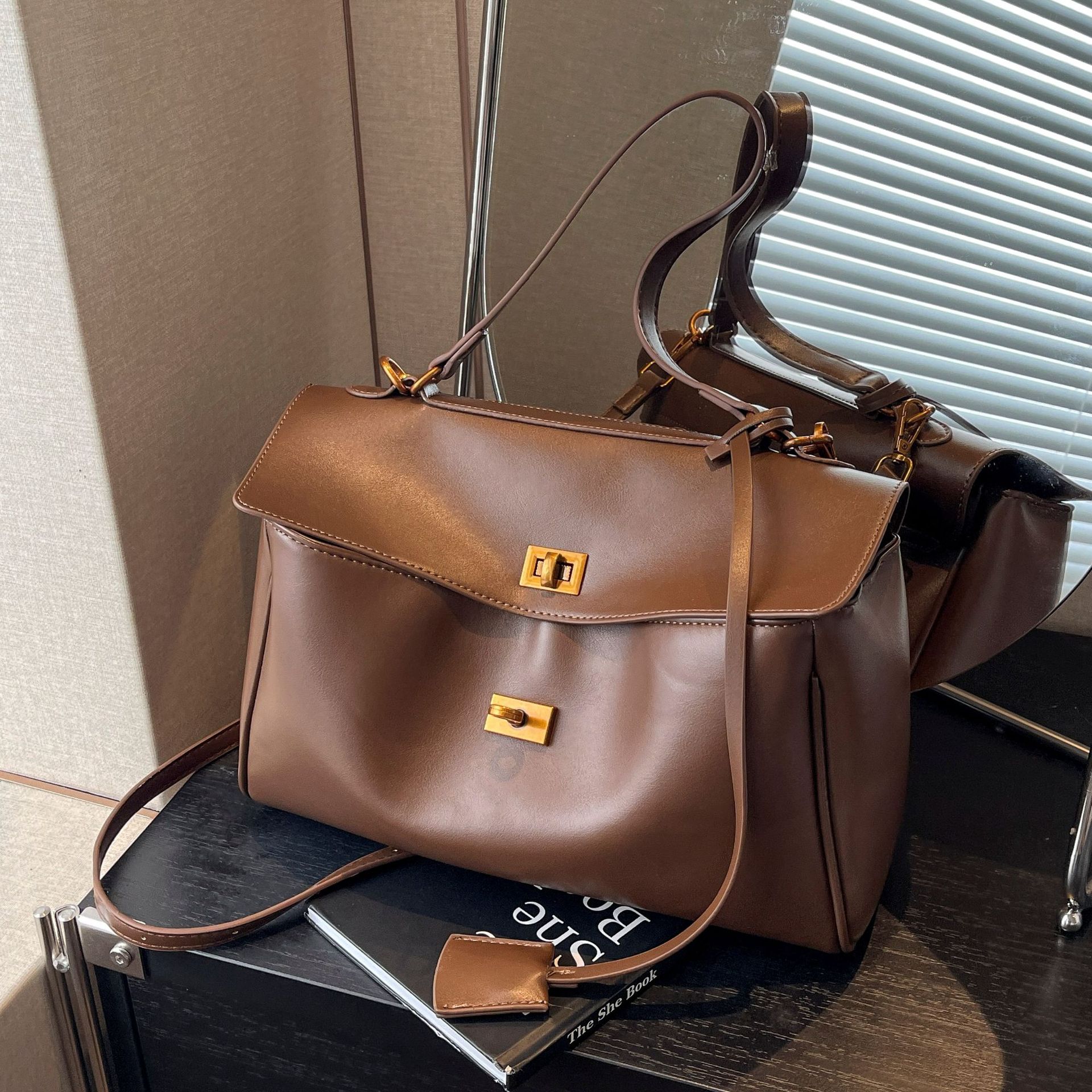 Wucifang Bags Women's Black Large Capacity Bag Versatile New Casual Messenger Shoulder Bag Tote Bag