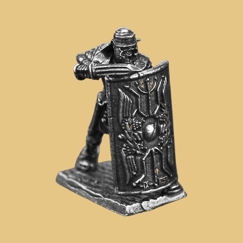 Metal Roman Ninth Legion Soldier Bronze Miniature Model Army Array Toy Car Mounted Table Ornament Gift for Boys Girls Collectors