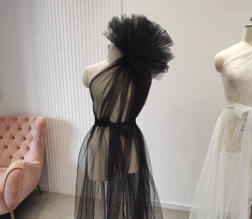 Vestido de Maternidade Sem Mangas com um Ombro Moliya - Estilo Halloween em Tule