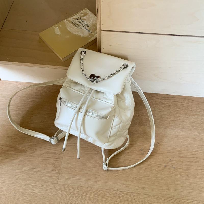 Fashion Chain Backpack Bag Women's New College Style Versatile Travel Bucket Bag Summer Small Backpack