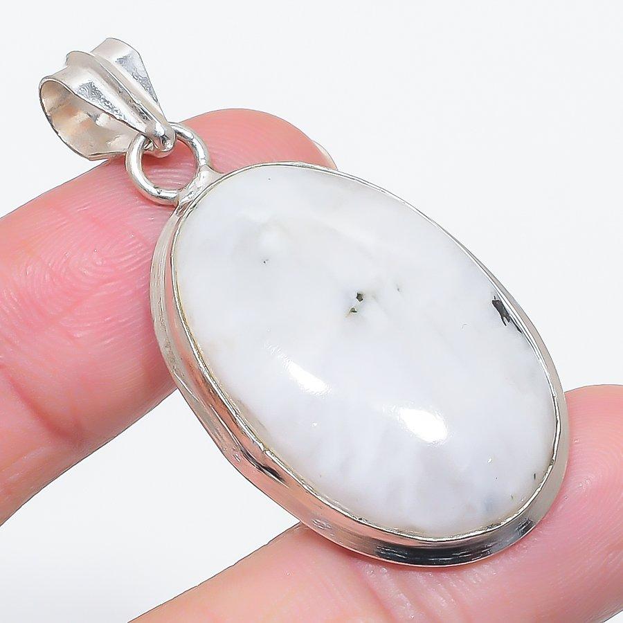 

Natural Moonstone Gemstone 925 Sterling Silver Jewelry Pendant 1.97 s3i08