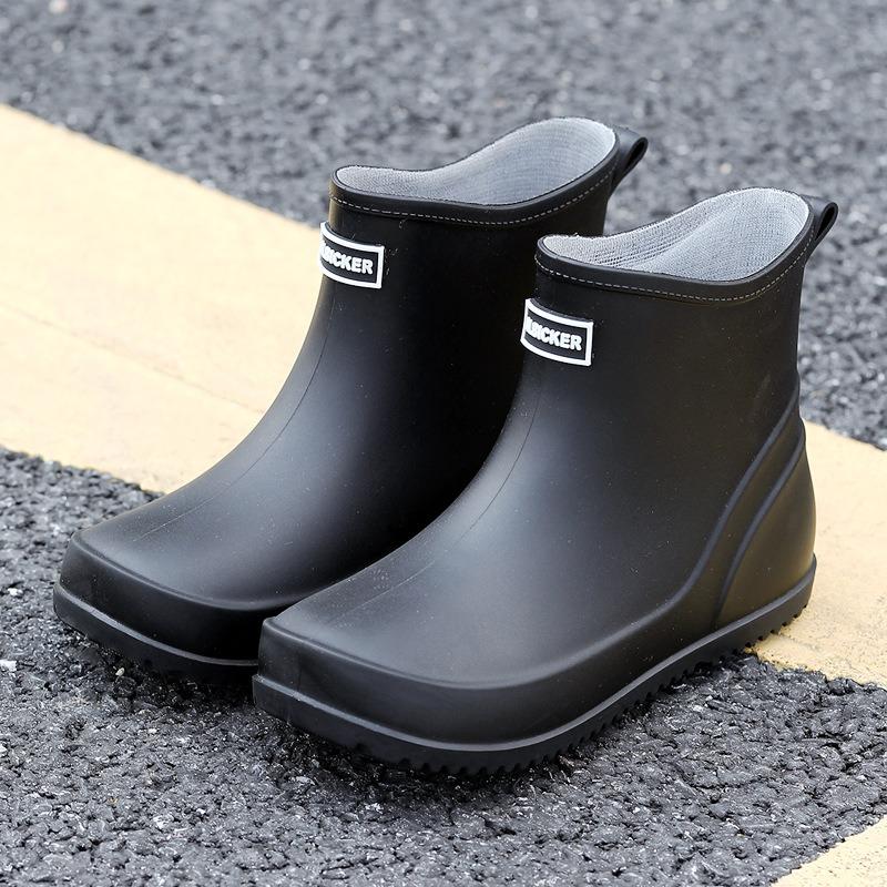 Women's Short Rain Shoes Simple and Fashionable Rain Boots Women's Round Head Outdoor Wading Shoes Non-slip Versatile Rubber Shoes Warm Short Boots