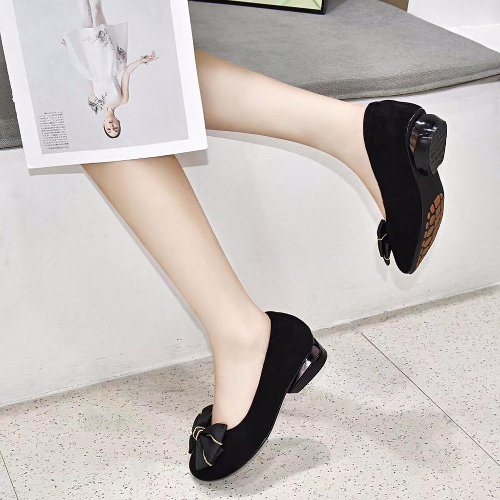 Round head women's early autumn new bow low heel light mouth single shoes black sheepskin comfortable flats