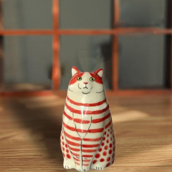 Tečkovaná kočičí váza s květinami Dekorace na pracovní plochu Pryskyřice Kreslený koťátko Květinové rostliny Váza Vnitřní Držák na skutečné sušené květiny Květinová aranžmá Nádoba