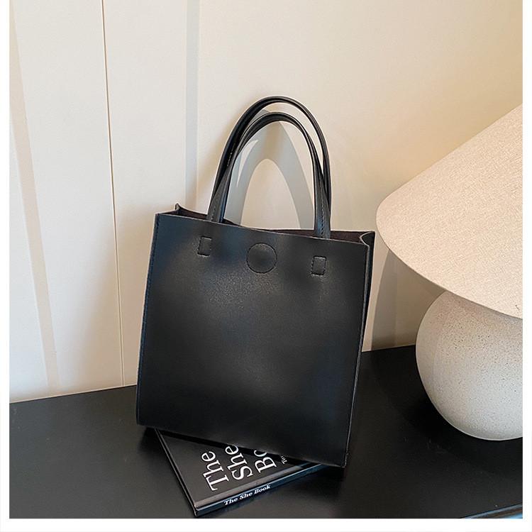 Street Style Ladies Tote Bag With Pu Material And Magnetic Closure For Daily Use