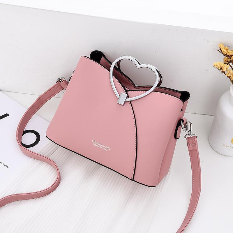 

Trendy 2023 New Love Heart Handbag Stylish And Generous Single Shoulder Messenger Bag рожевий