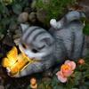 Statua Gatto Carino da Giardino Solare con Luce Farfalla LED Scultura Impermeabile in Resina per Portico Patio Balcone Prato Giardino Decorazione