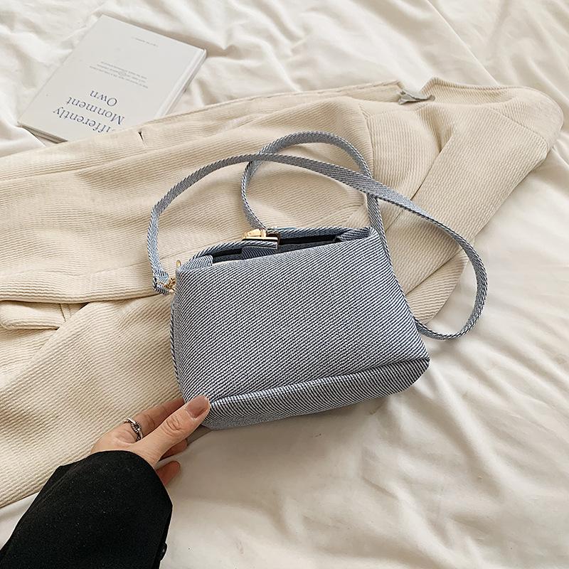 

2025 изысканный дизайн в тренде для通勤 и отдыха, новая сумка-бокс в иностранном стиле через плечо, женская маленькая квадратная сумка синий