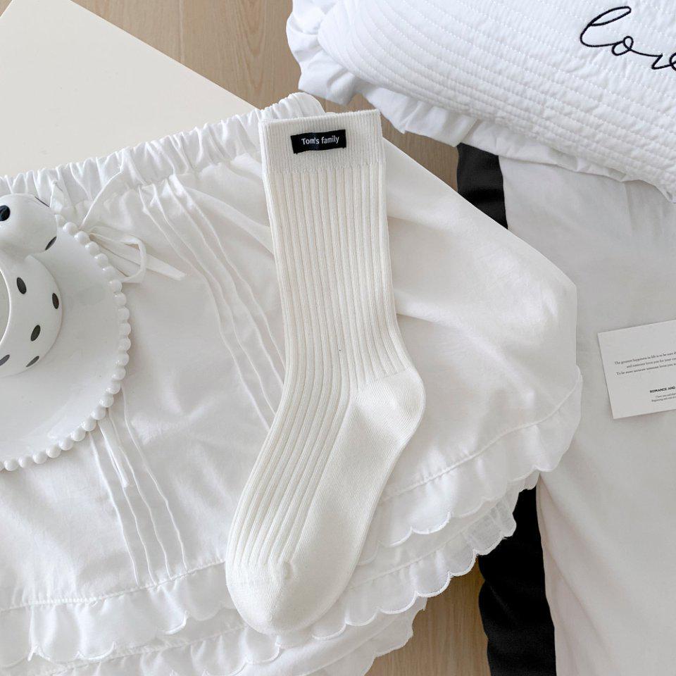 Korean Style Solid Color Mid-Calf Socks: Trendy Women's Versatile Boneless Scrunchy Socks with Cloth Label