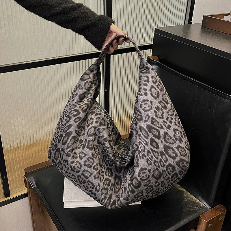 

Casual lazy plush bag retro leopard print bag autumn bag large capacity single shoulder oblique span bag female versatile чорний