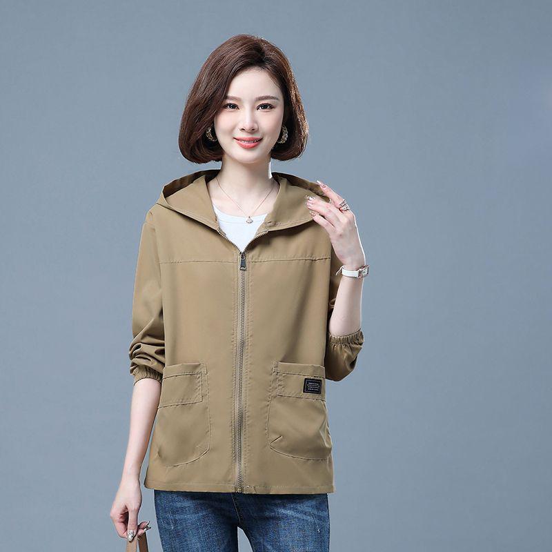 Plus Size Women's Hooded Windbreaker: Stylish, Breathable, Single-Layer Jacket for Mid-Autumn and Spring