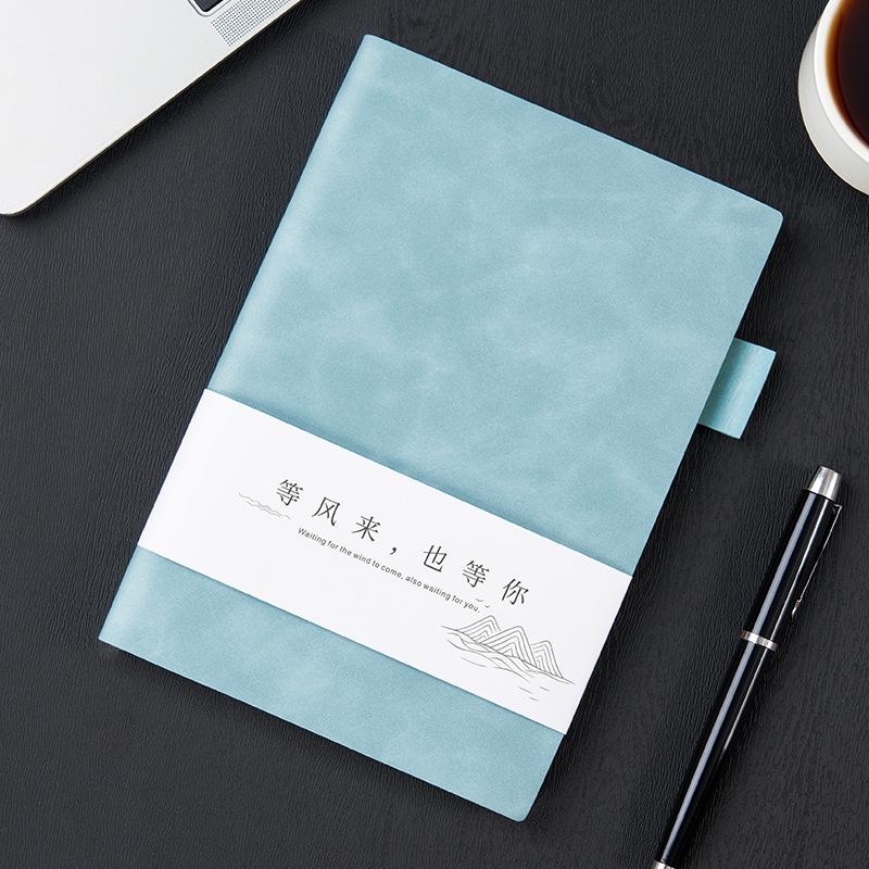 Maßgeschneidertes Business-Notizbuch aus weichem Leder mit Stifthalter