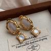 Geometric Shell Earrings Earrings 20 High-End Light Luxury Stud Earrings Retro Court Exquisite Niche Design