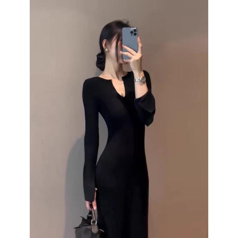 Temperament Black V-neck Knitted Dress, High-end Sense, Super Good-looking Bottom Skirt, Skirt with Coat In Winter