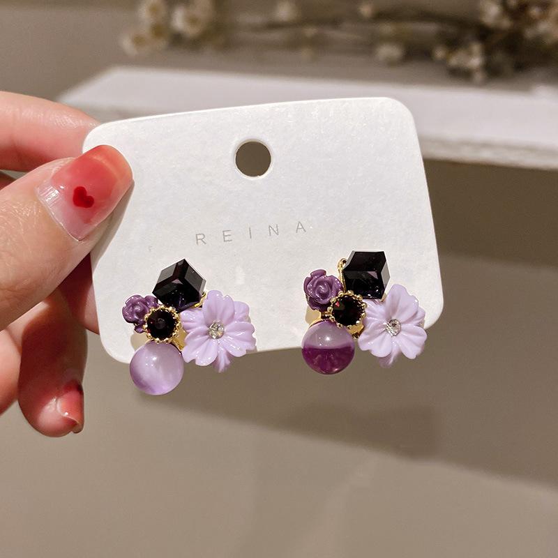 

Vintage Black Zircon Flower Pearl Stud Earrings for Women Korean Elegant Personality Earrings Wedding Party Zircon Gift Mujer