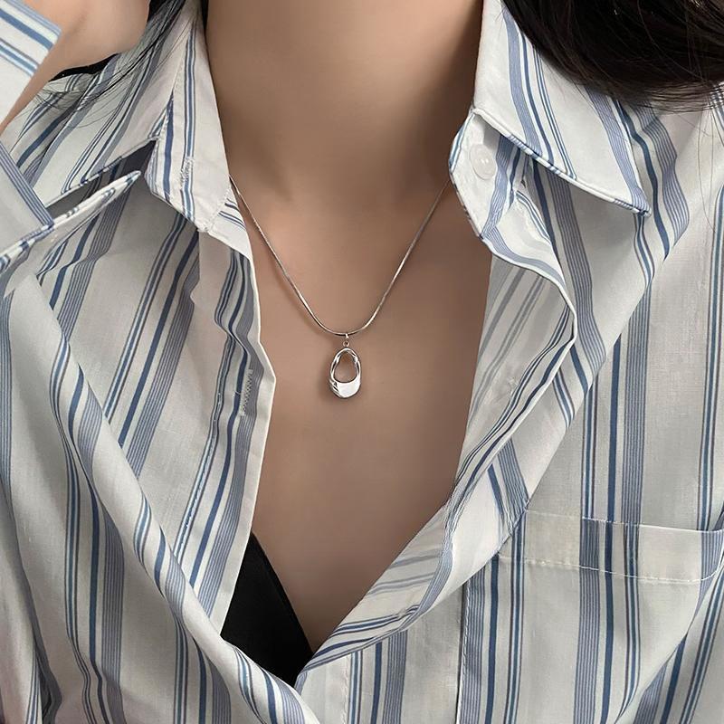Fashion Zinc Alloy Color Hollow Water Drop Pendant Necklaces for Women Men Simple Geometric Clavicle Chain Choker Necklaces Zircon