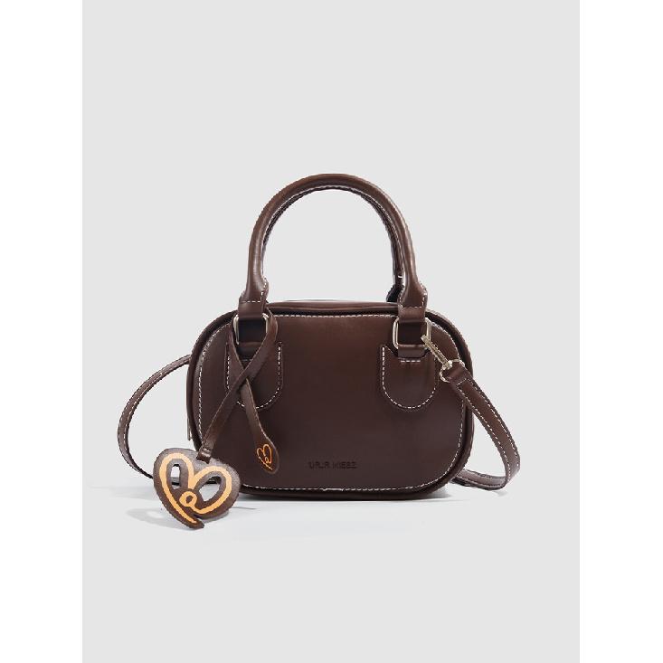 Women's bag 2025 new model, niche design, casual shoulder and crossbody bag, fashionable everyday versatile handbag, bowling bag