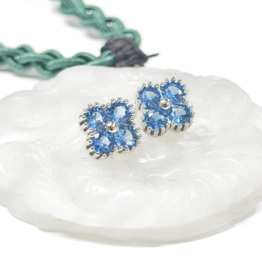 Kolczyki sztyfty Gusen Jewelry z cyrkoniami w kształcie czterolistnej koniczyny dla kobiet - Modny koreański styl lekkiego luksusu