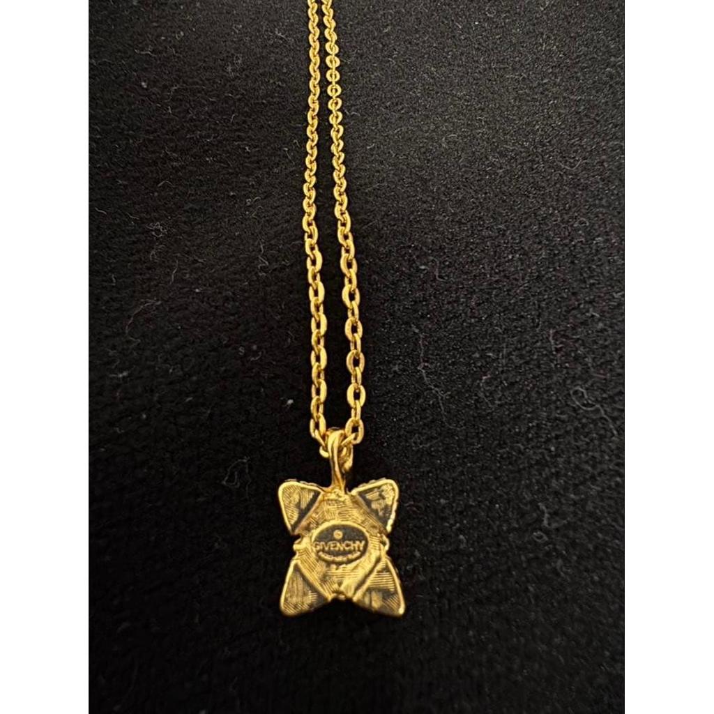 Used Givenchy star pendant necklace