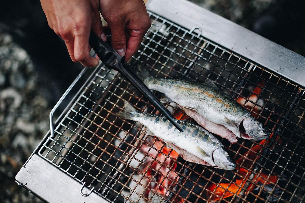 Snow Peak Pitts Stainless Steel CS-370 Tongs, for Yakiniku, BBQ, Tapered Design, Corrosion Resistant, Outdoor Camping (Pack of 3)