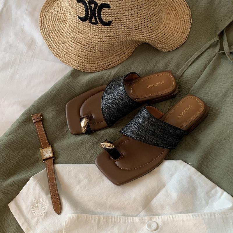 Holiday wind metal pinch square head grass woven set of toe slippers summer