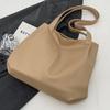 Retro Large Capacity Tote Bag for Women New Fashion Outing Hand In Commuting Bag for Students Class Shoulder Bag