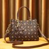 Tote bag, new retro light luxury handbag with high texture and large capacity, one shoulder messenger bag will be sent on behalf of you.