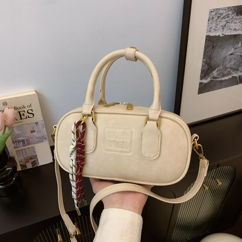 

Портативная сумка для боулинга осень-зима 2024 года женская новая модная ретро-сумка-подушка универсальная сумка через плечо белый