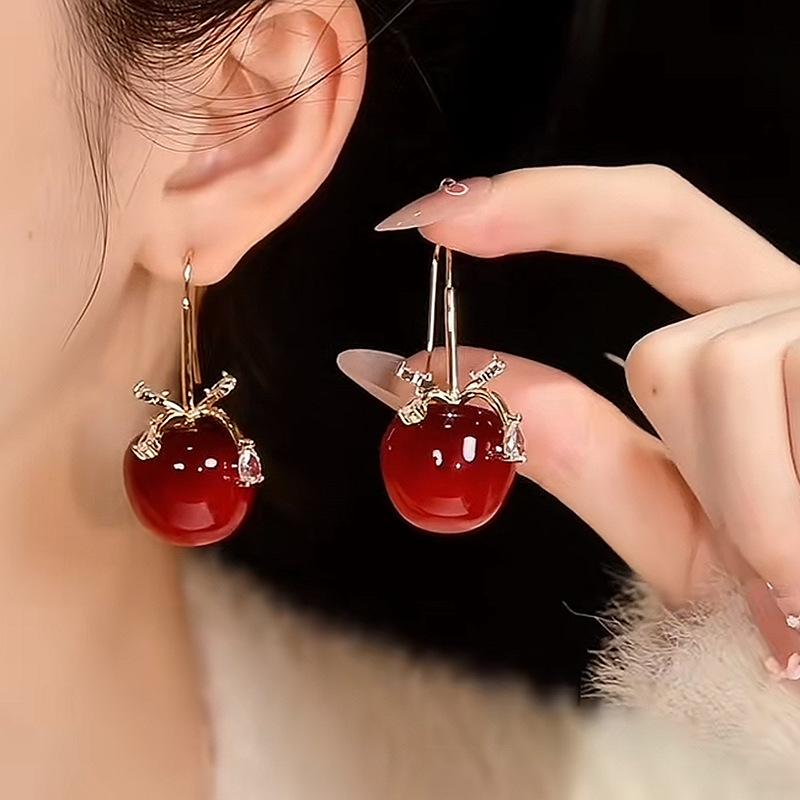 Autumn and Winter Retro Zircon Bow Resin Cherry Earrings, Earrings, Exquisite Niche Earrings.