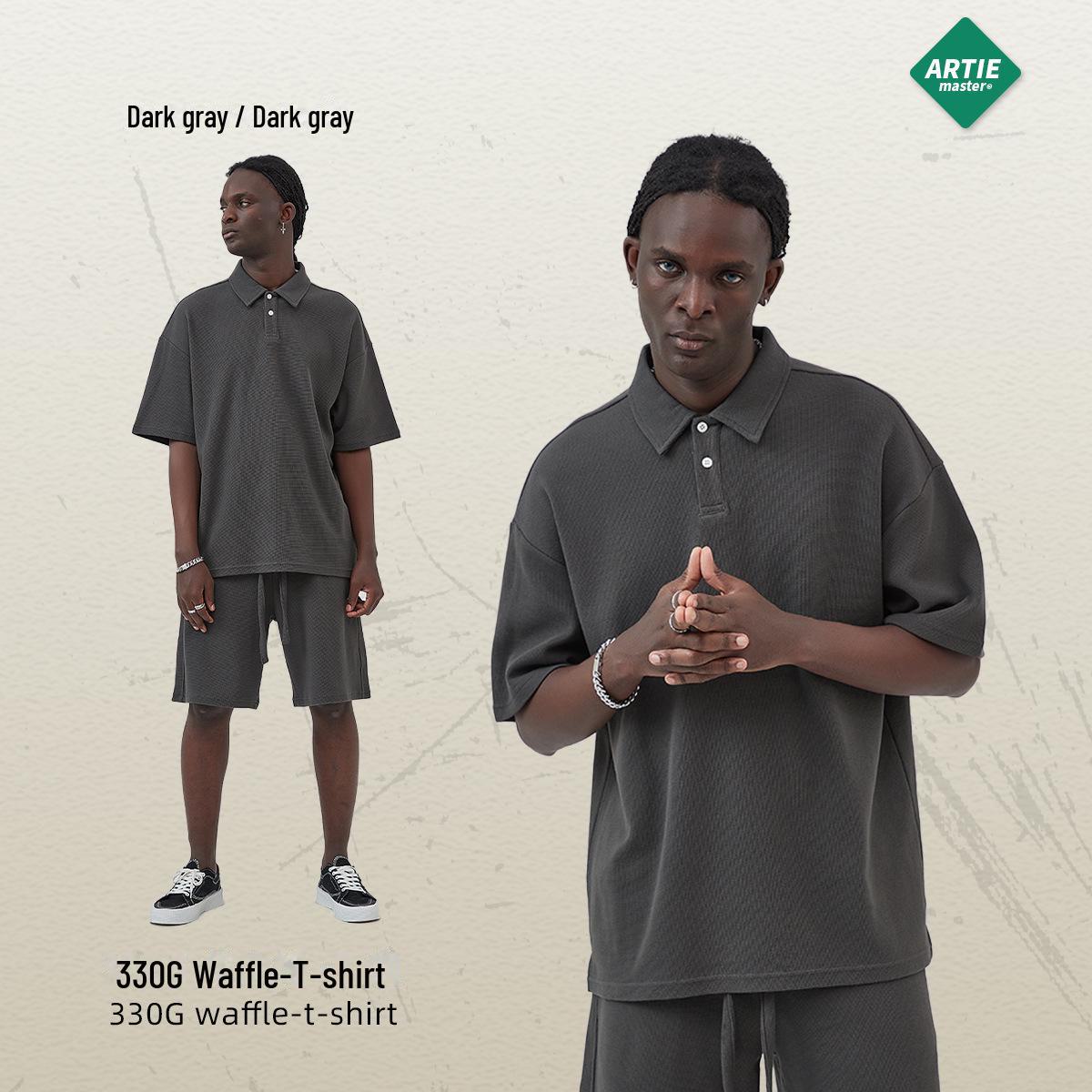 ARTIE Мужская футболка свободного покроя с коротким рукавом весналето 2024 г плотностью 330 г с ромбовидным узором и вафельными лацканами 2598₽