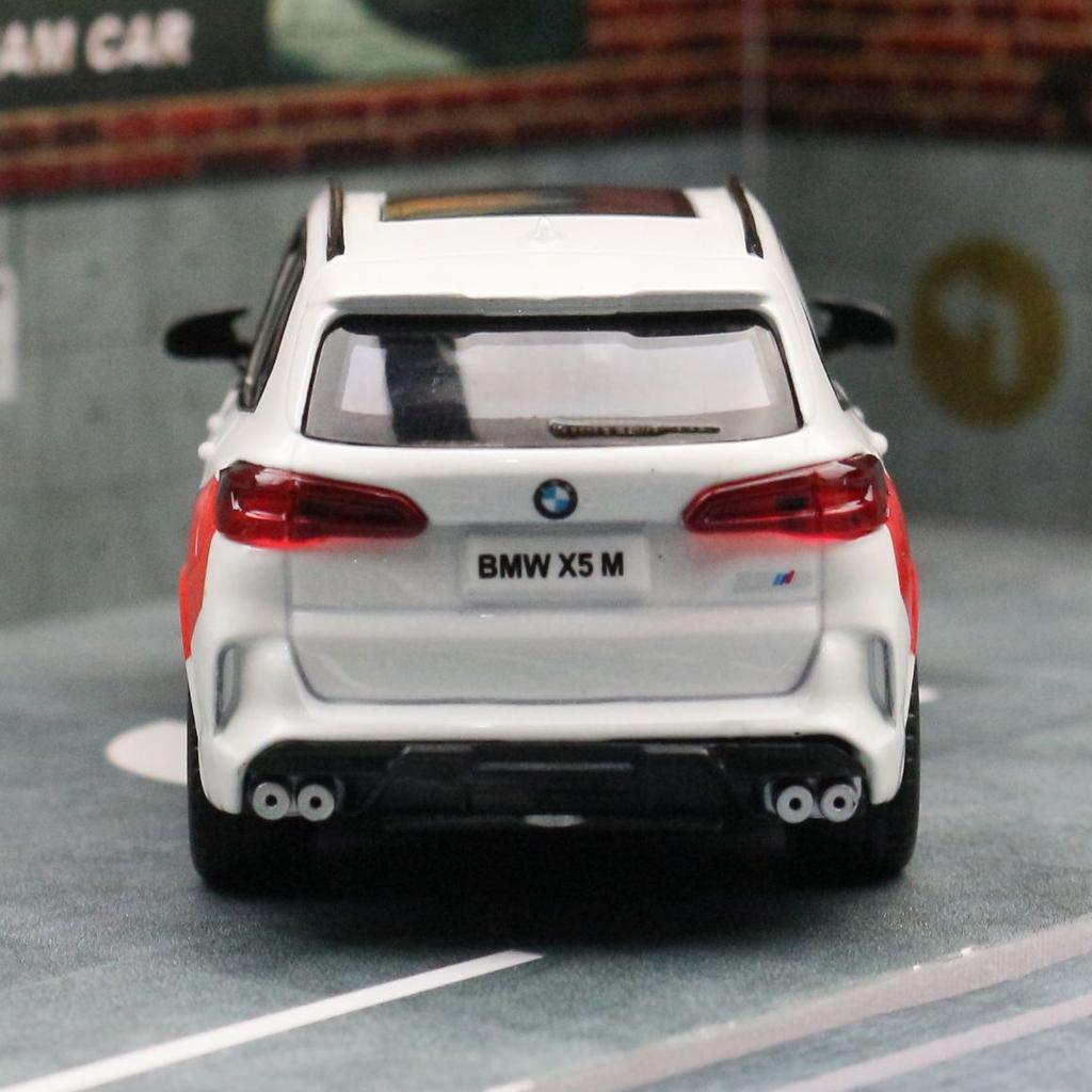 1/43 BMW X5 M Spielzeugautomodell für Kinder CCA Welly Sport SUV Miniatur Freilauf Pullback Druckgusslegierung Sammlung Geschenk Jungen