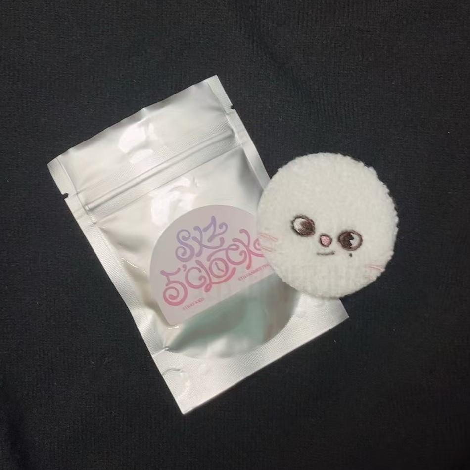 

Значок SKZOO SECRET BOUCLE CAN - SKZ 5 CLOCK Hyunjin