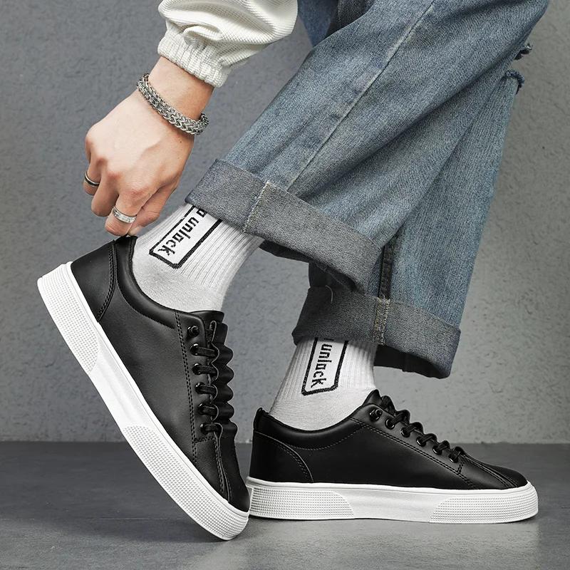 2025 New Classic Black Shoes Men Fashion Leather Sneakers Comfortable Slip-On Loafers Flats Sneakers Men Casual Skateboard Shoes