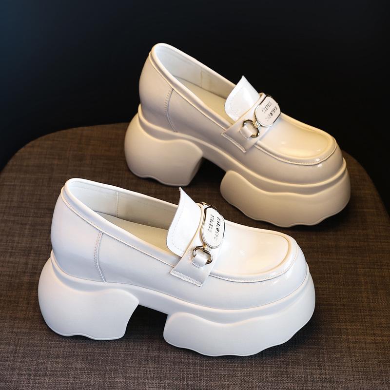 Женские лоферы на платформе ZDW5520-2 со скрытым каблуком и металлической пряжкой - издание ЛетоОсень 2024 36 бежевый 4398₽