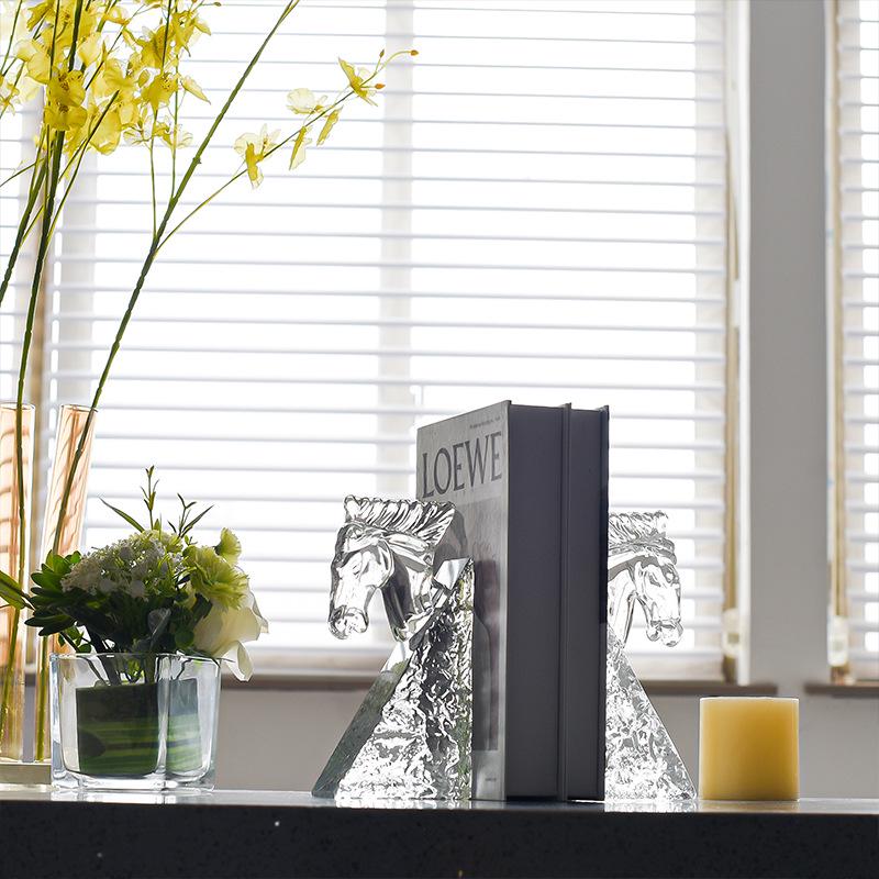 Elegante Kristall-Buchstützen – Kreative Dekorationen für Wohnzimmer, Weinschrank, Büro oder als Geschenkdekoration