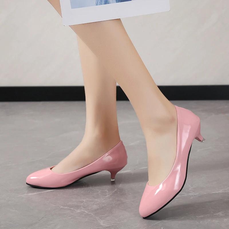 

Модные женские туфли-лодочки телесного цвета с мелким вырезом, женская обувь, модная офисная обувь для работы, свадебная обувь, женские туфли на низком каблуке, женская обувь осеньss54 39 розовый