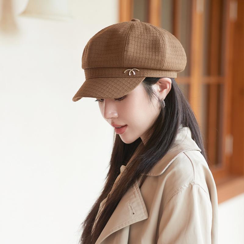 Autumn and Winter New Hats Women's High-end Sense Metal Label Octagonal Hat Plaid Literary and Retro Newsboy Hat Tide