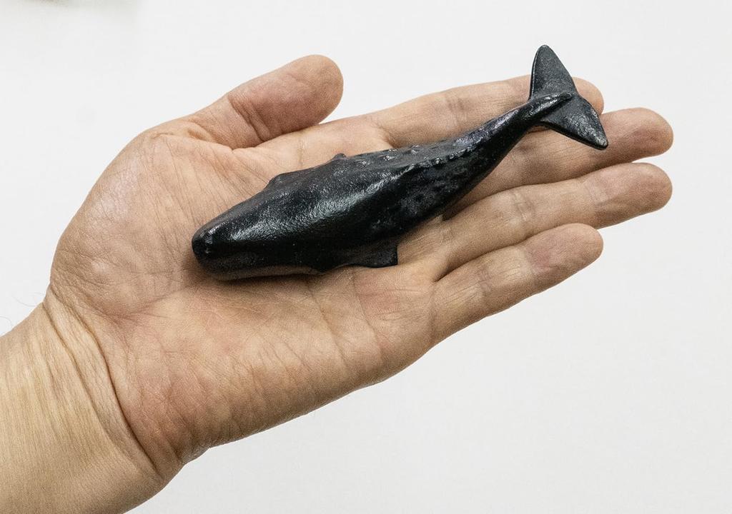 Kobaido Takaoka Ironware Paperweight Whale 255g