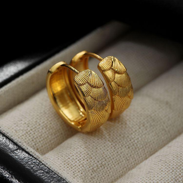 

Геометрические круглые серьги в виде рыбьей чешуи, простые и высококлассные темпераментные серьги-клипсы, модные и универсальные, нишевые серьги в стиле легкой роскоши