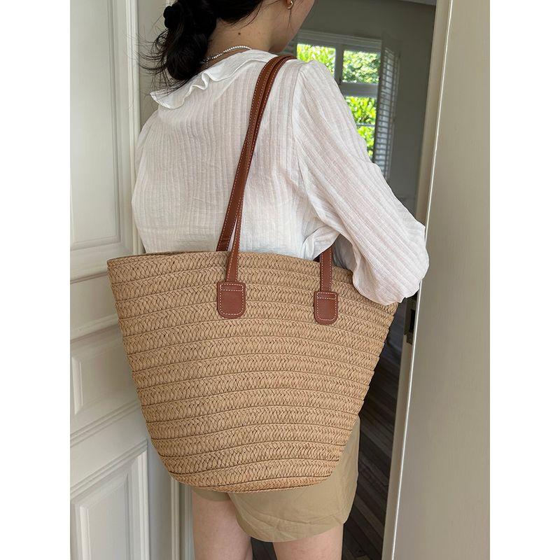 

Beach Seaside Vacation One-Shoulder Underarm Bucket Bag Khaki