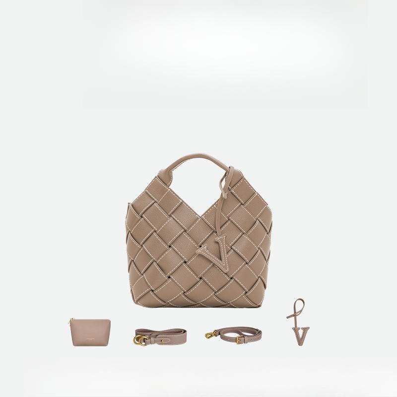 

Light Luxury, Niche Design, Fashionable Hand-held Crossbody Bag, Handcrafted Leather Woven Bag